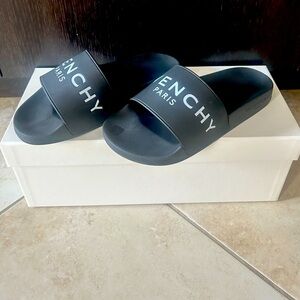 NIB Givenchy Pool slides